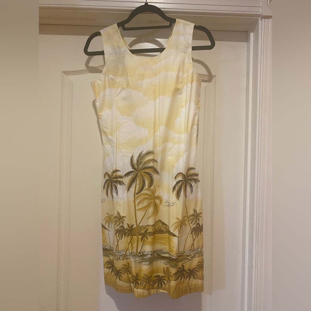 Hawaiian Themed Dress.  Size Small.